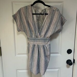 American Eagle linen blend tie back romper size XS pockets , v-neck